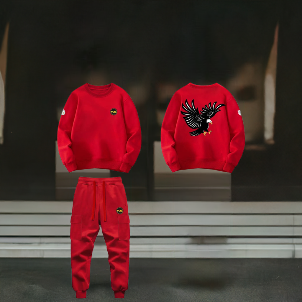 Homem a usar tracksuit BANGI preto com capuz em ambiente urbano